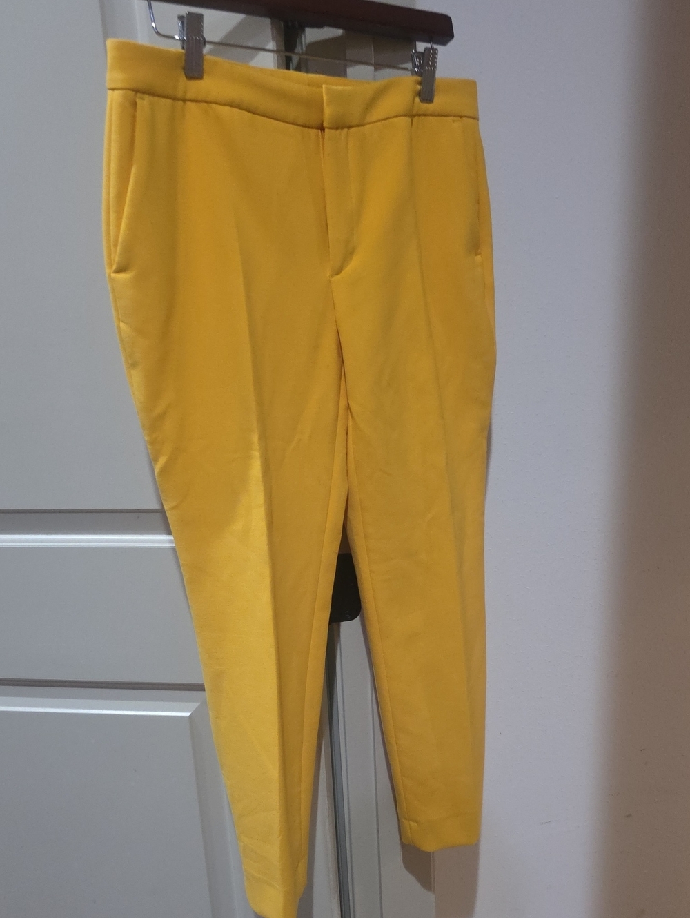 Zara Women's Bright Yellow Tailored Capris